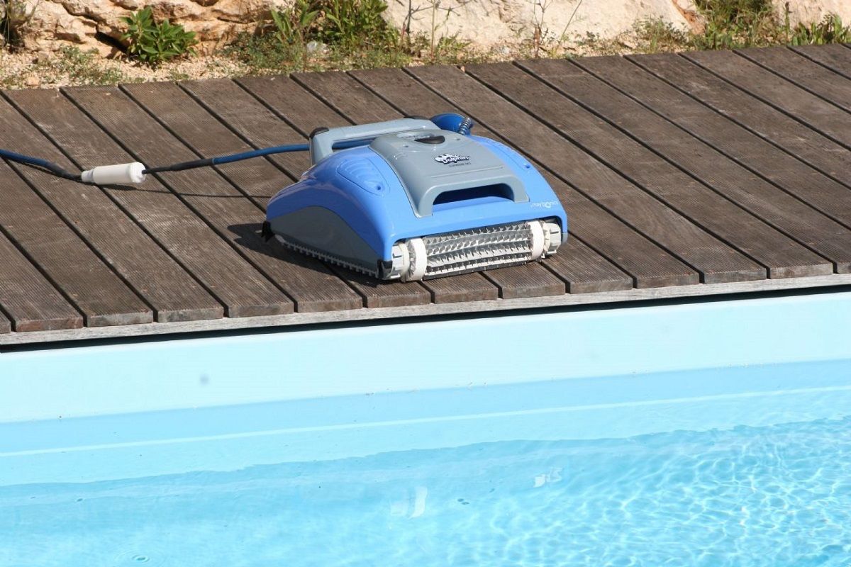 mejor-robot-limpiafondos-para-piscina